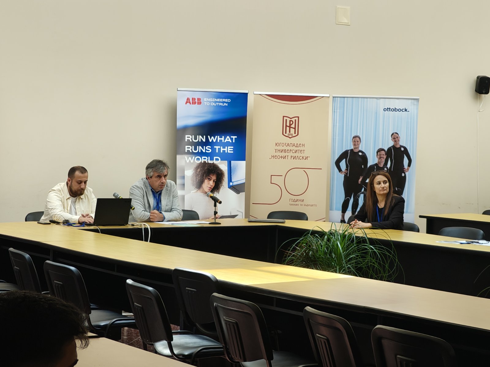 Conference photo 24