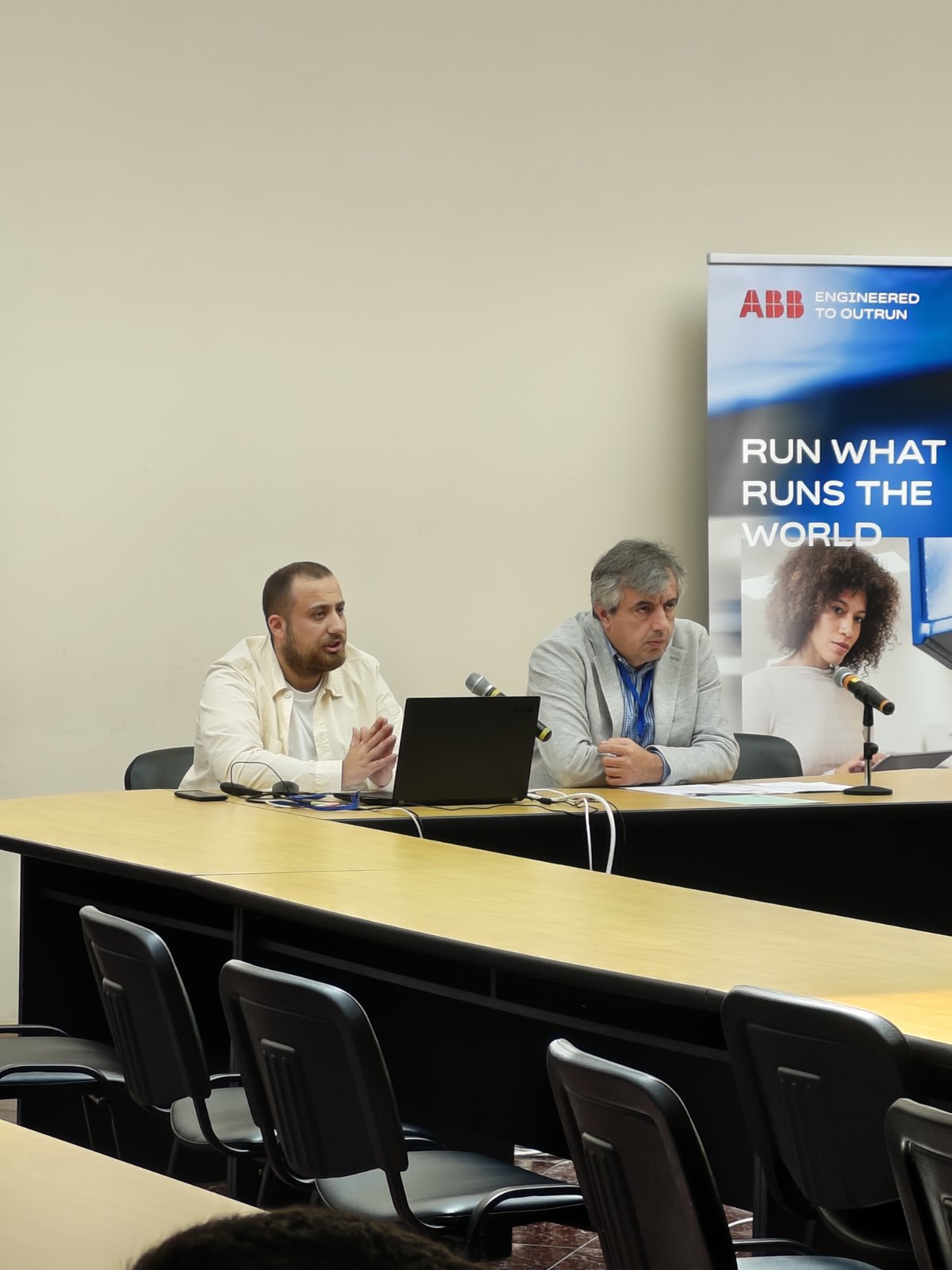 Conference photo 25
